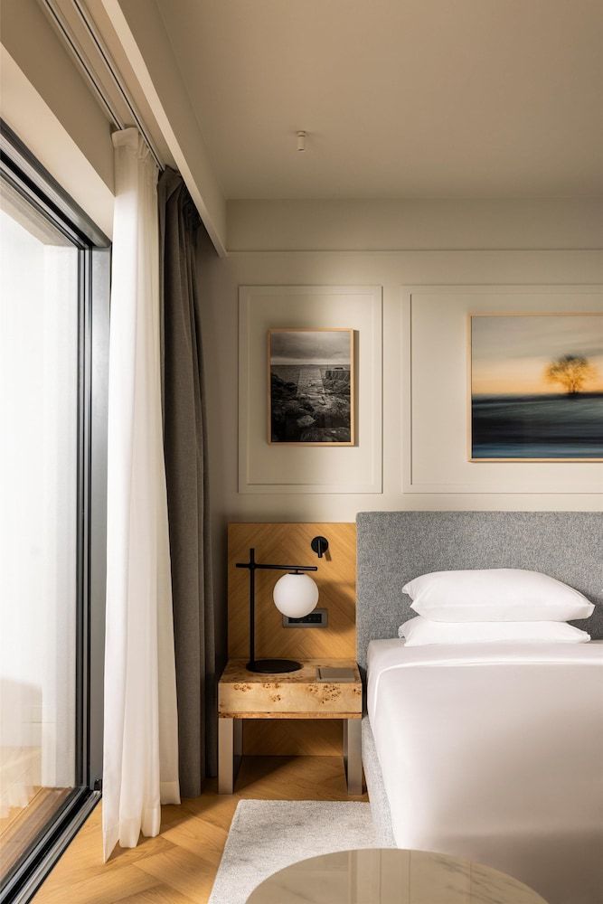 Deluxe Room, 1 King Bed, Terrace, Garden View