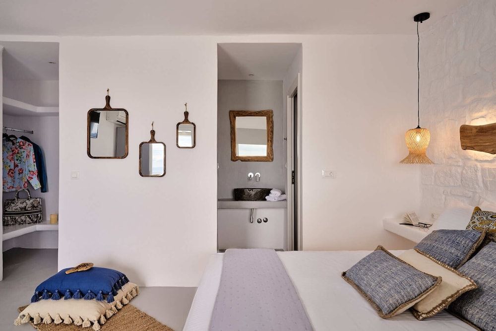 Casa Tagoo Mykonos Deluxe Double Suite with Balcony and Sea View 2