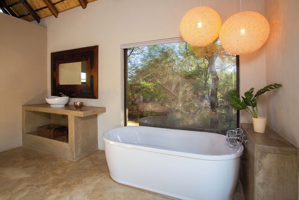 Kubu Bush Lodge Honeymoon Suite, Patio, Pool View 6