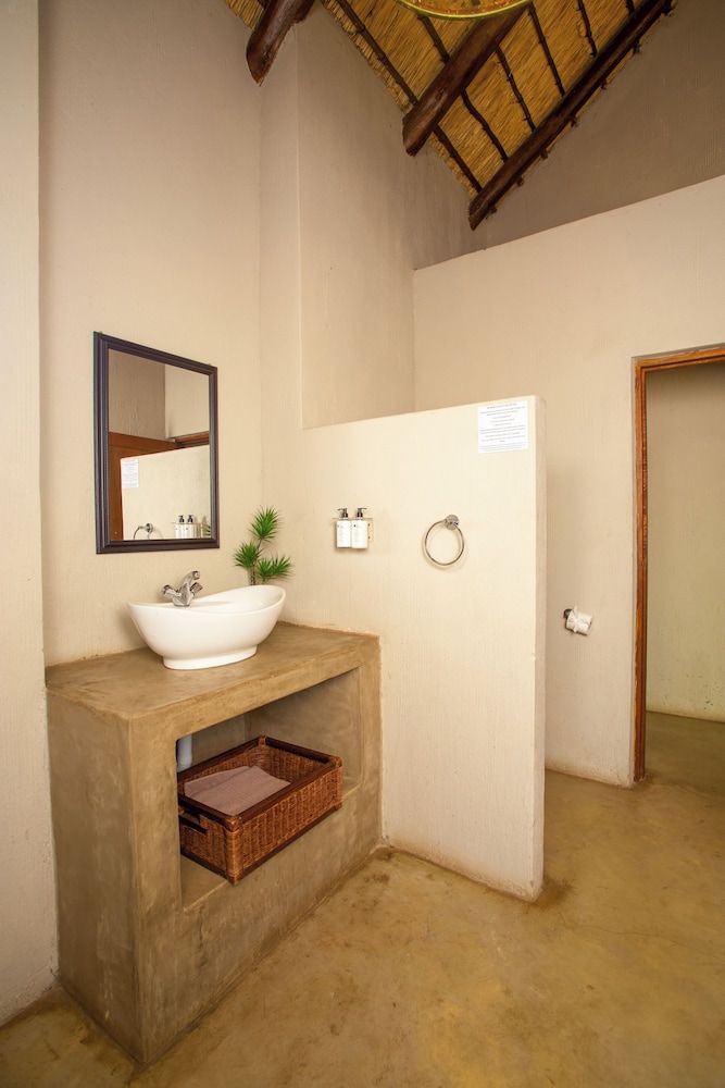 Kubu Bush Lodge Family Suite, Patio, Pool View 4