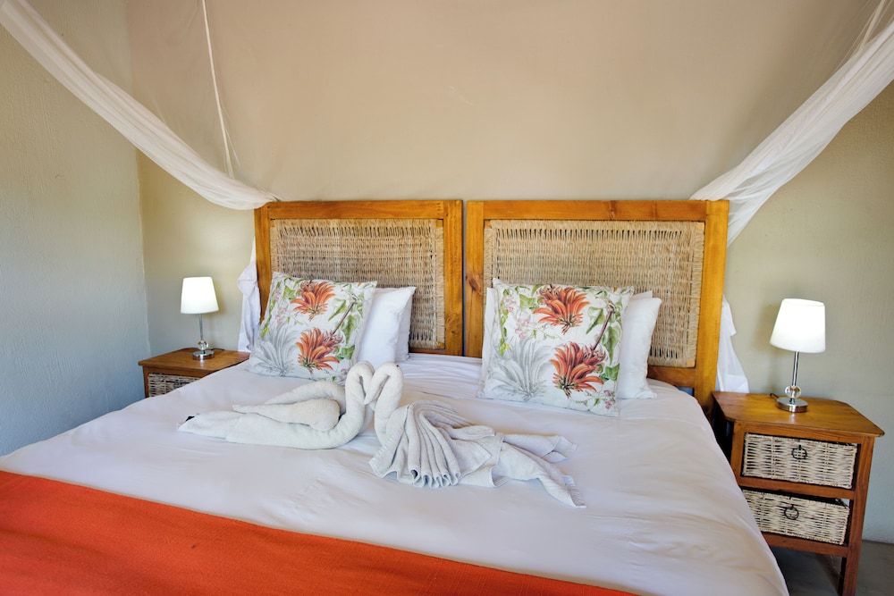 Kubu Bush Lodge Family Suite, Patio, Pool View 2