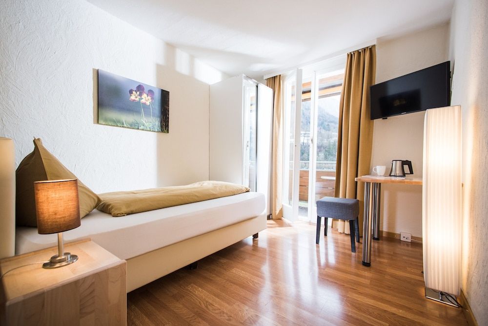Jungfrau Hotel Panorama Single Room with Jungfrau View 3