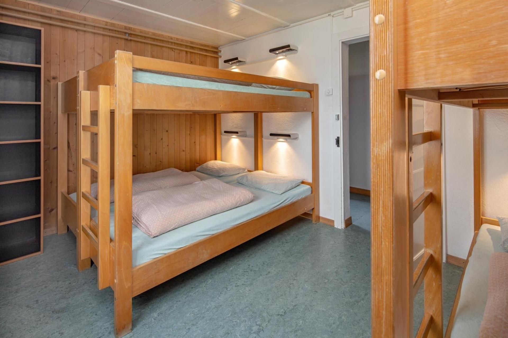 Sextuple Room with Shared Bathroom