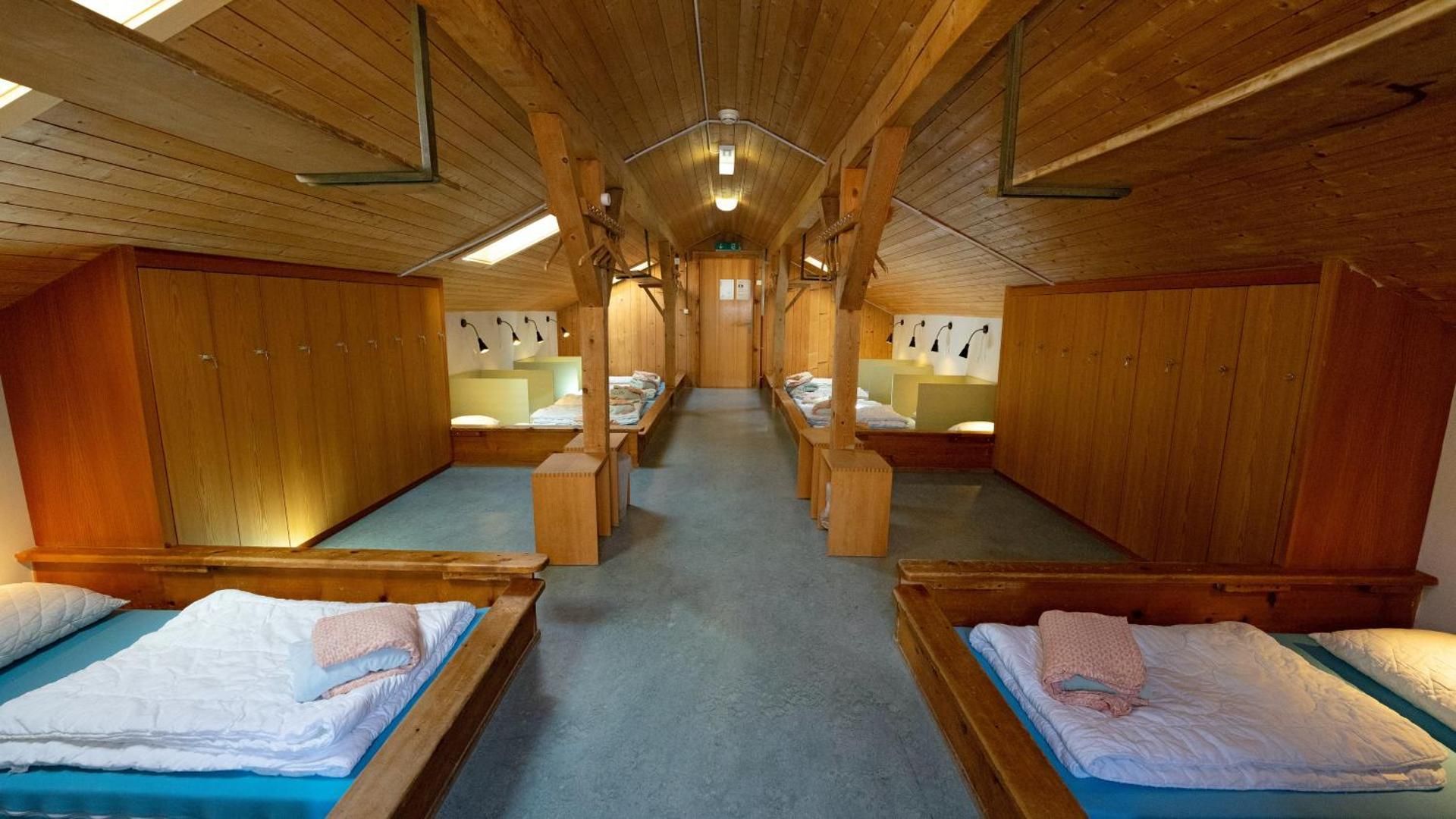 1 Person in Dormitory - Mixed