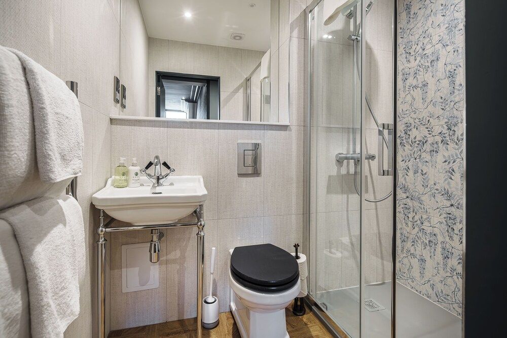 Bonnie Hotel Traditional Suite 11