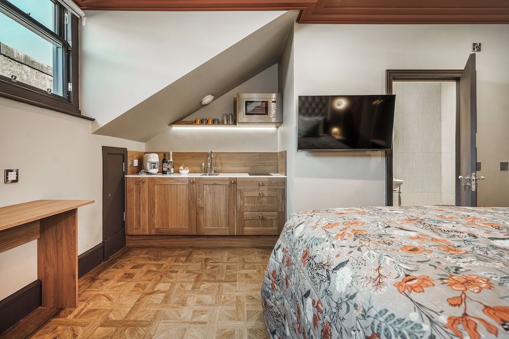 Bonnie Hotel Traditional Suite 7