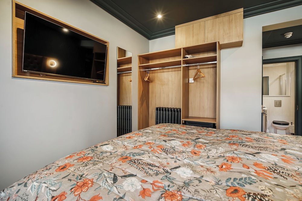 Bonnie Hotel Traditional Suite 2