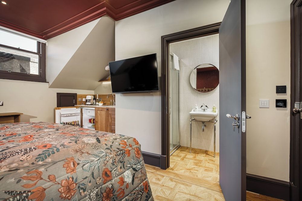 Bonnie Hotel Traditional Suite 12