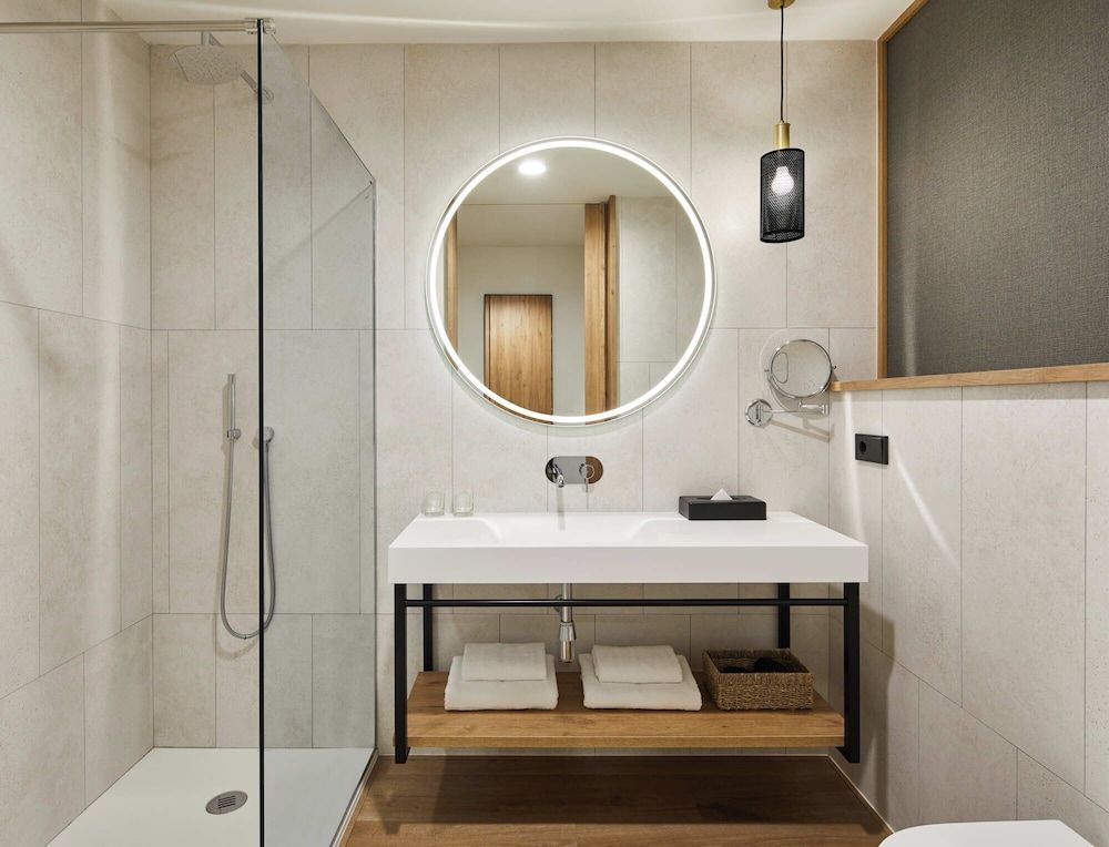 Four Points by Sheraton Barcelona Airport Room, 2 Twin Beds 8