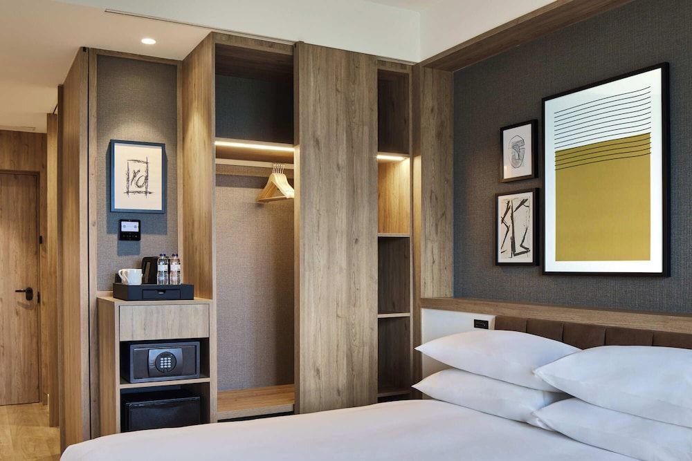 Four Points by Sheraton Barcelona Airport Room, 2 Twin Beds 12