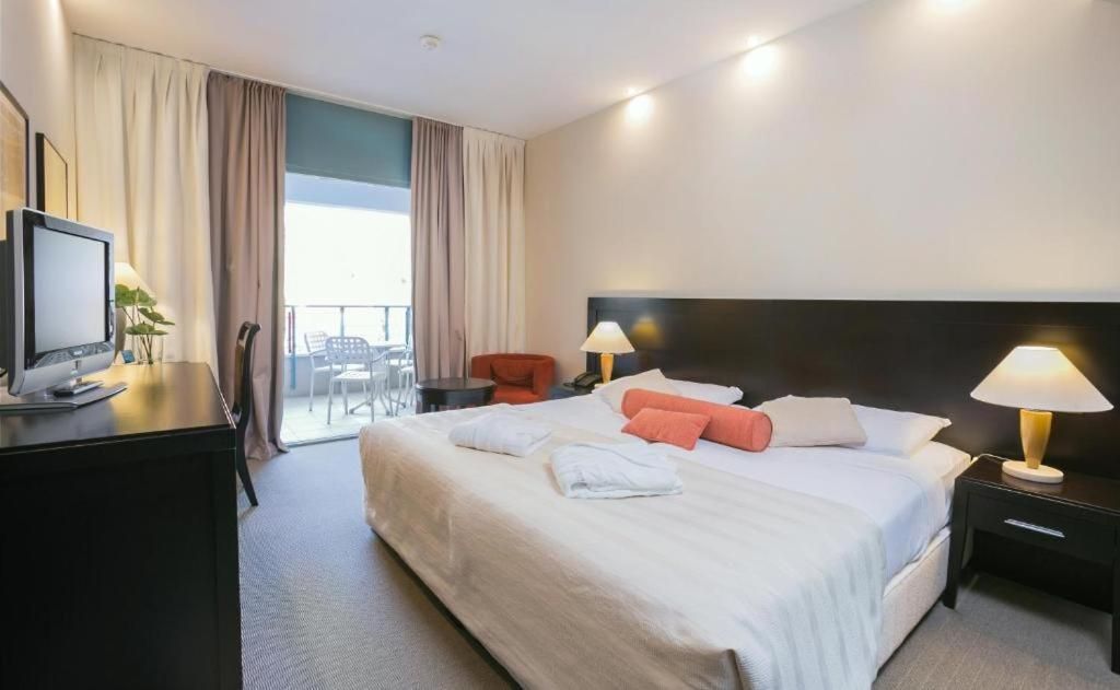 Standard Single Room with Side Sea View