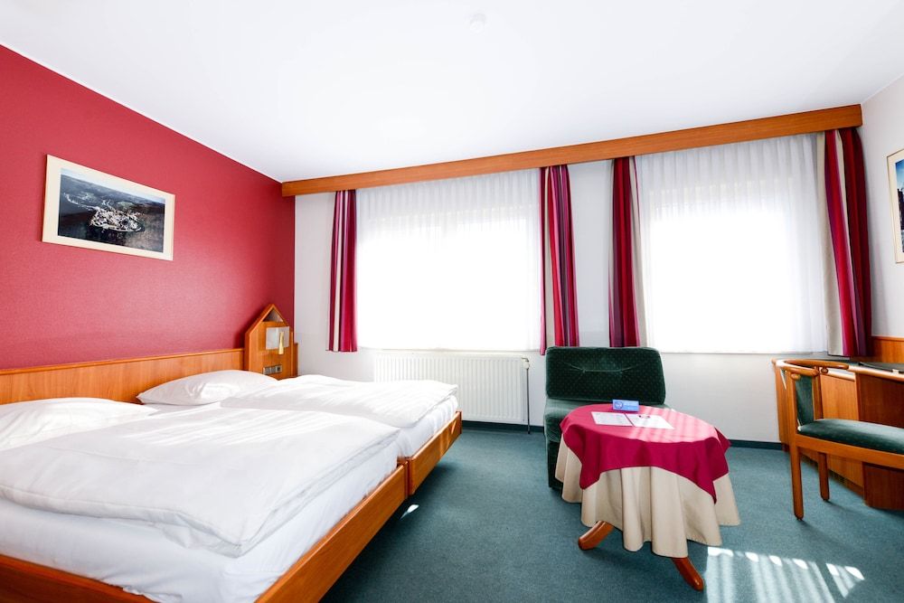 Hotel Christophe Colomb Standard Triple Room
