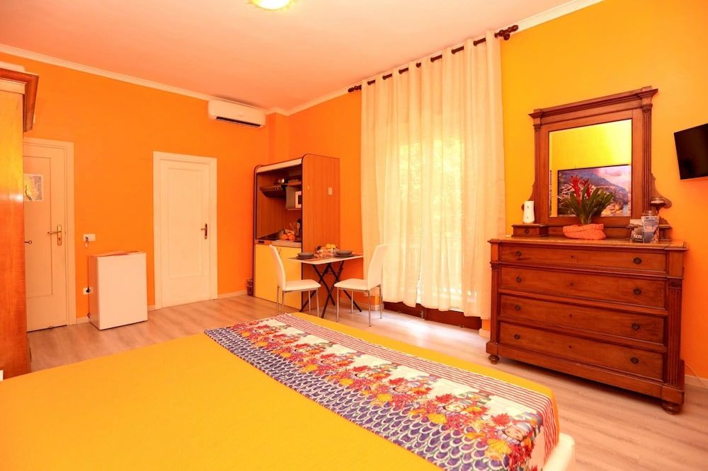 Apartment, Smoking