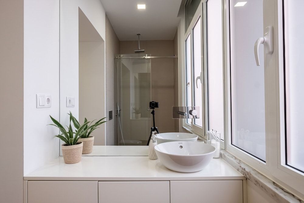 Hola Lisbon Suites Comfort Double Room, Private Bathroom 7