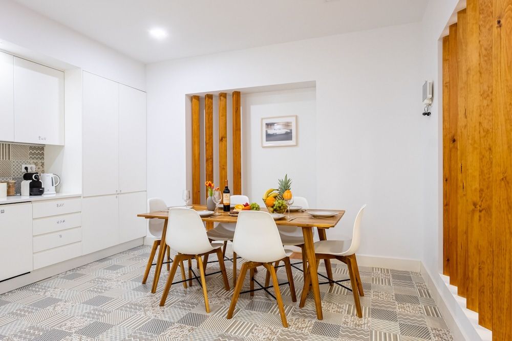 Hola Lisbon Suites Comfort Double Room, Private Bathroom 11