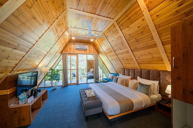 Junior Suite with Balcony and Forest view