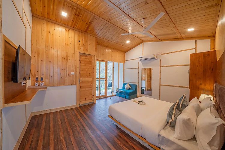 Deluxe room with Balcony and Forest view