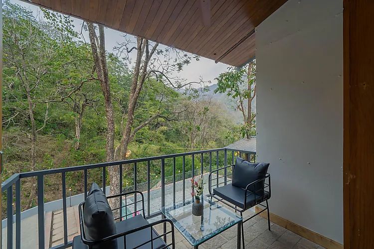 Deluxe room with Balcony and Forest view