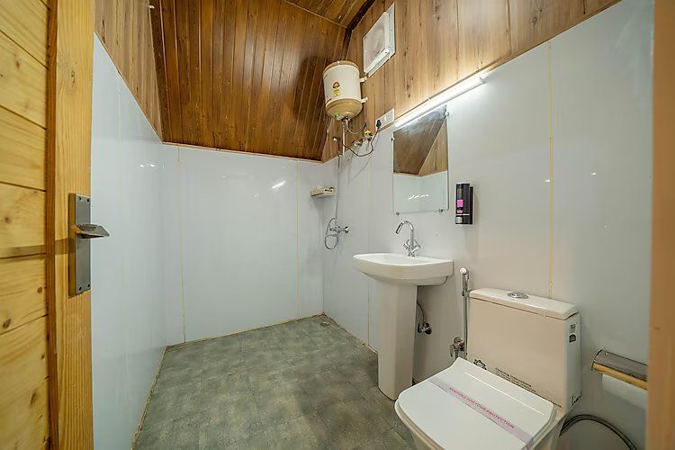 Deluxe room with Balcony and Forest view