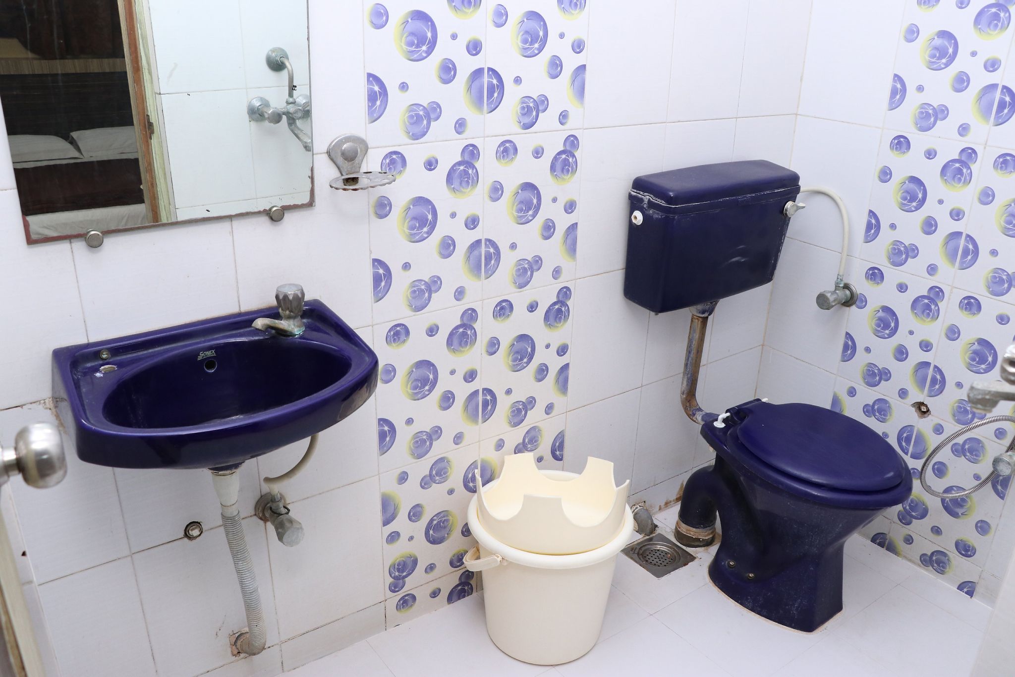 Hotel Raj Mahel AC Deluxe Room 5