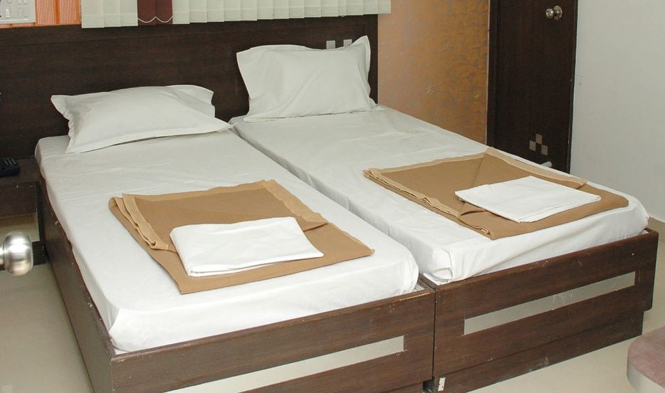 Hotel Raj Mahel AC Deluxe Room