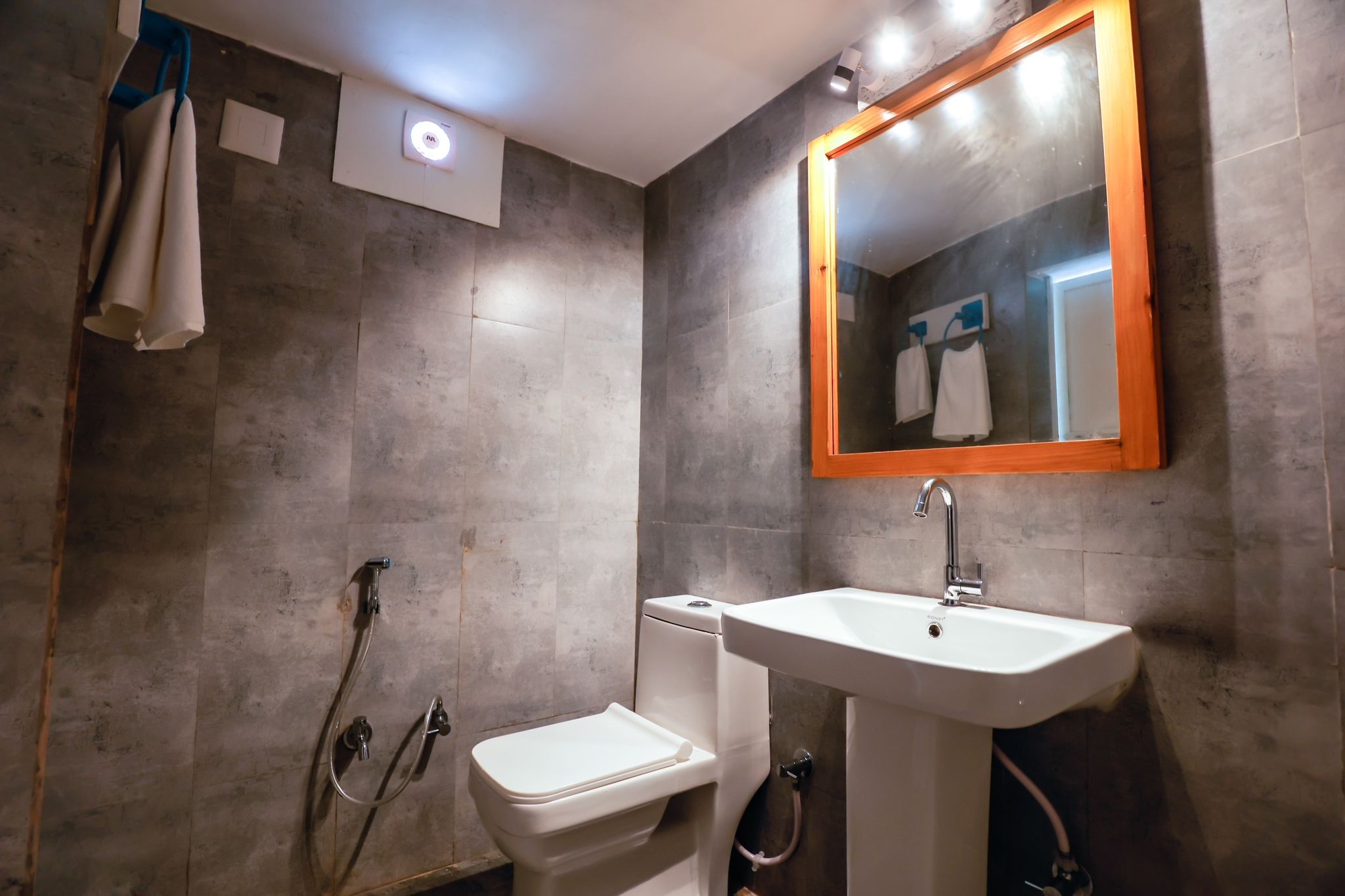 Vayro Resort Boutique Rooms 6