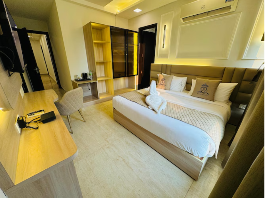 FAIMLY ROOM WITH BALCONY