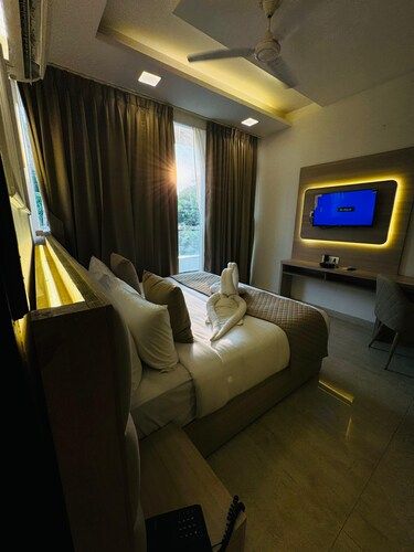 FAIMLY ROOM WITH BALCONY