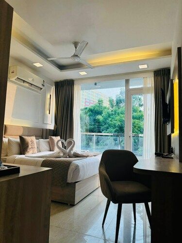 FAIMLY ROOM WITH BALCONY