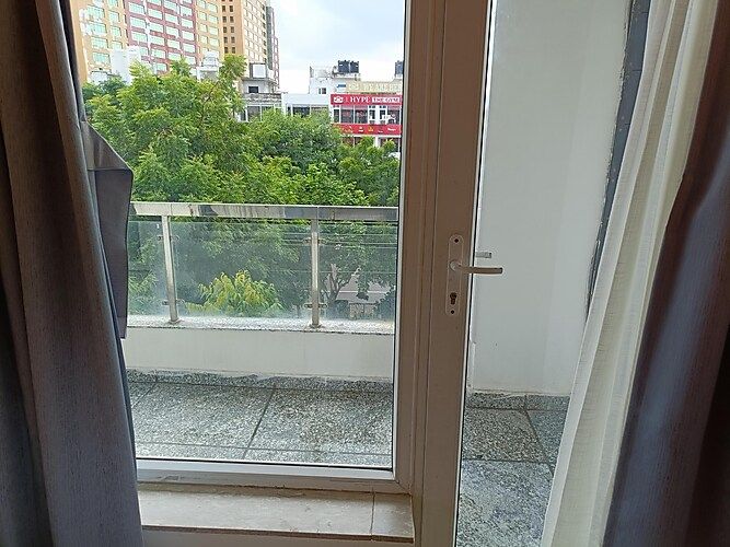 The Royal Oak Premier - Unitech Cyber Park TWIN ROOM 6