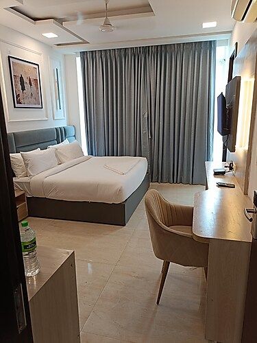 SUPERIOR ROOM