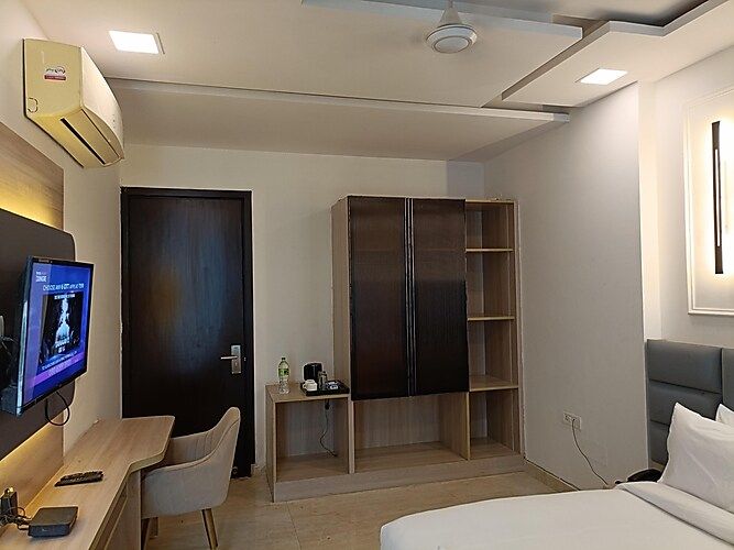 SUPERIOR ROOM