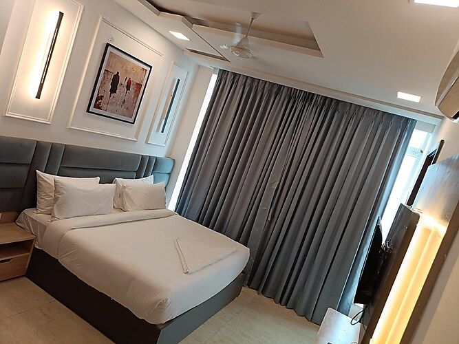 SUPERIOR ROOM