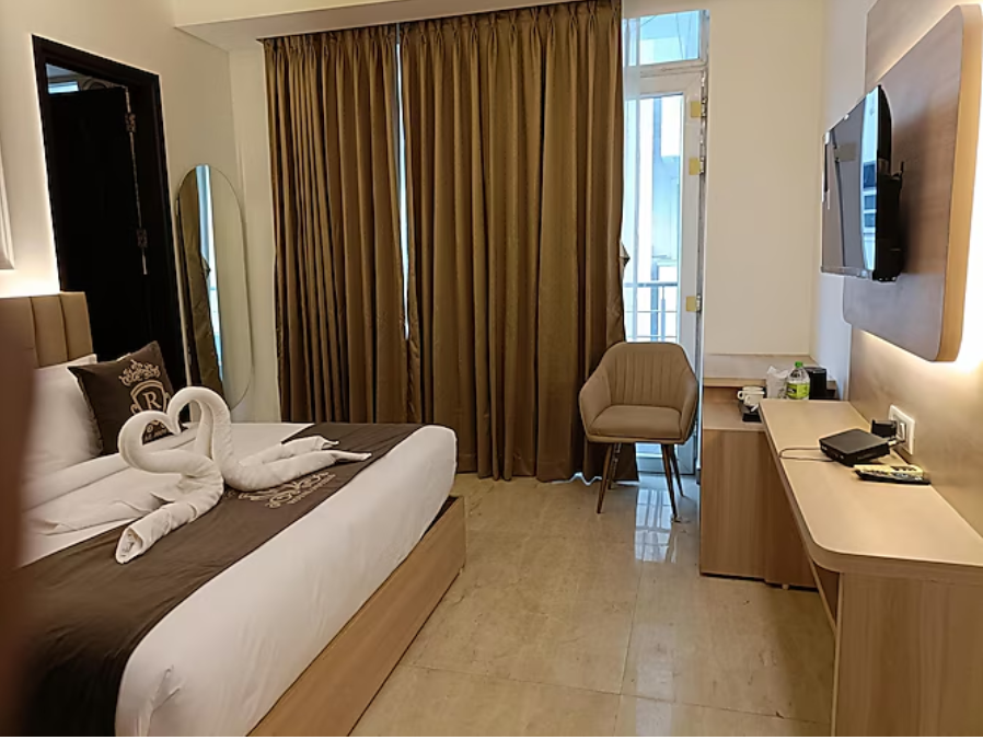 FAIMLY ROOM WITH BALCONY