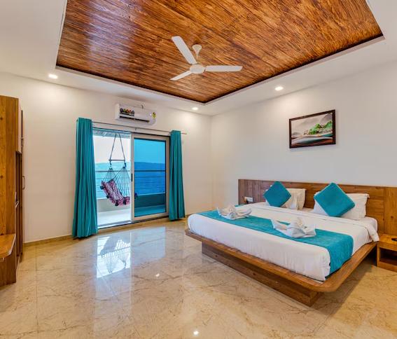 Executive Room With Private Balcony - Mountain Facing