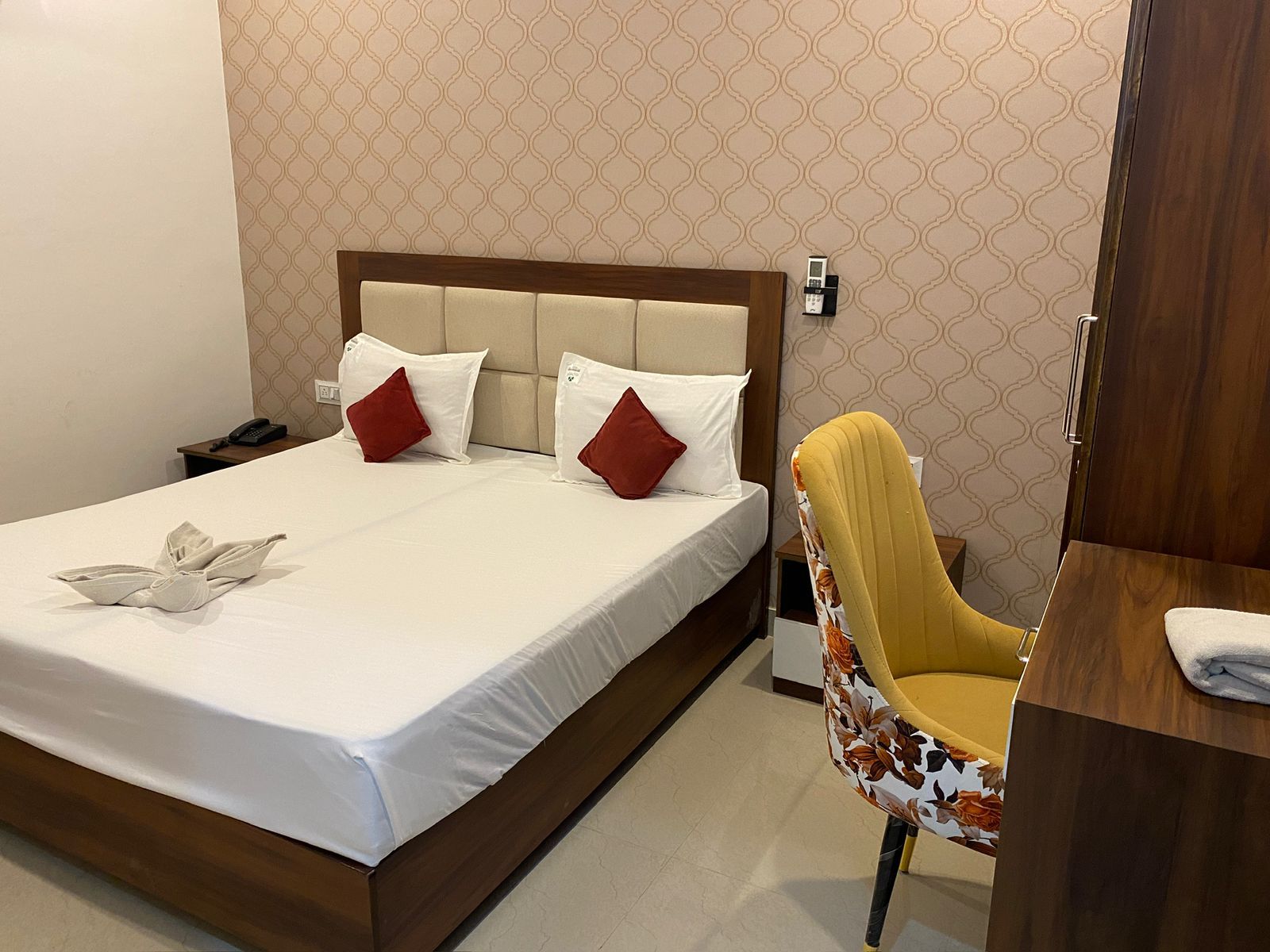 Royal Park Inn Deluxe Double Room 5