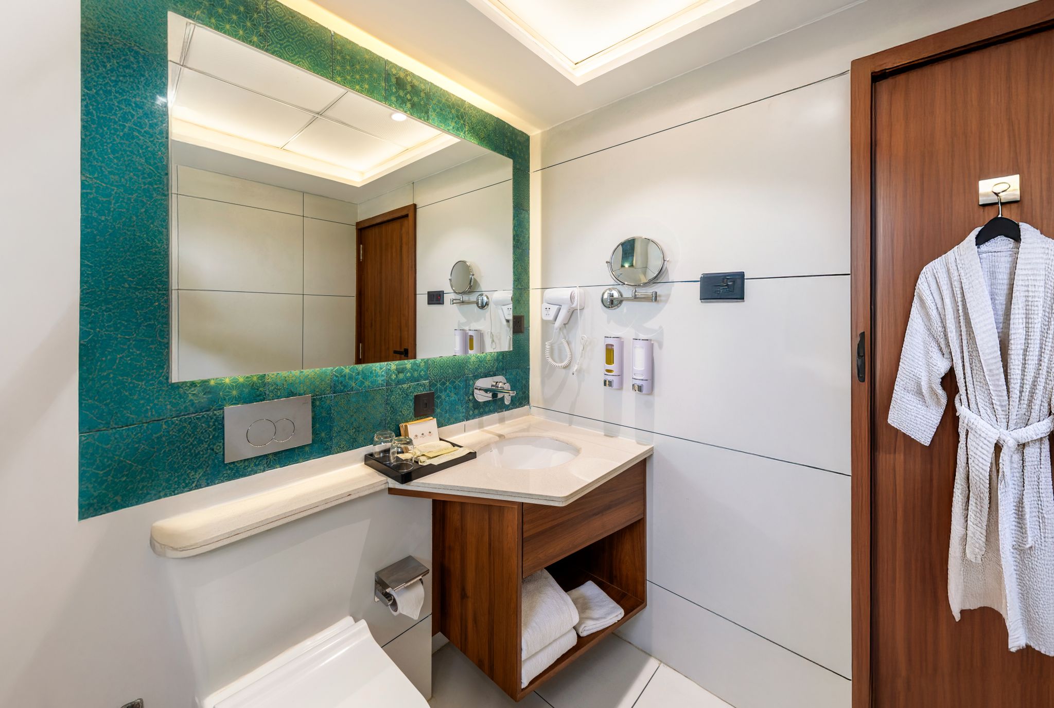 Enrise by Sayaji Dwarka Grand Room 5