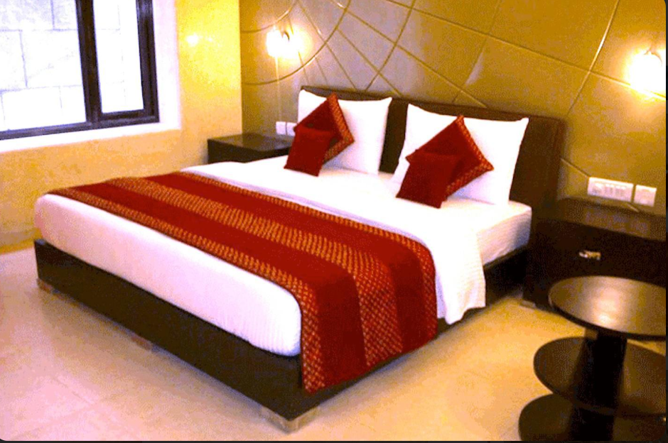 Hotel Vista Inn @ Karol Bagh Deluxe Room 2