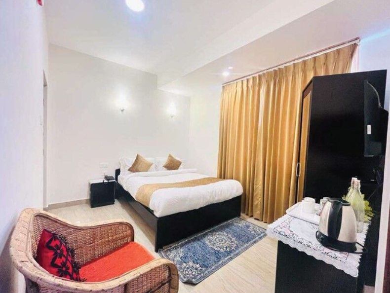 Maplewood Hotel & Spa Deluxe Room 3