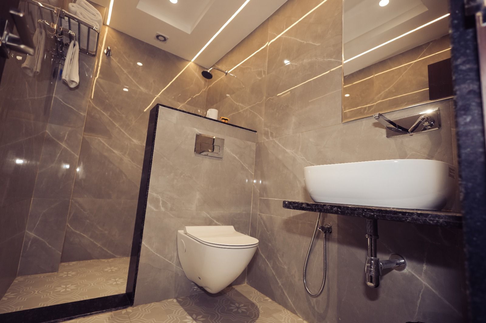 VANSHI VAT Standard Room 4