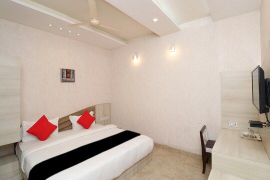 Hotel Mahendra Plaza Royal Deluxe 2