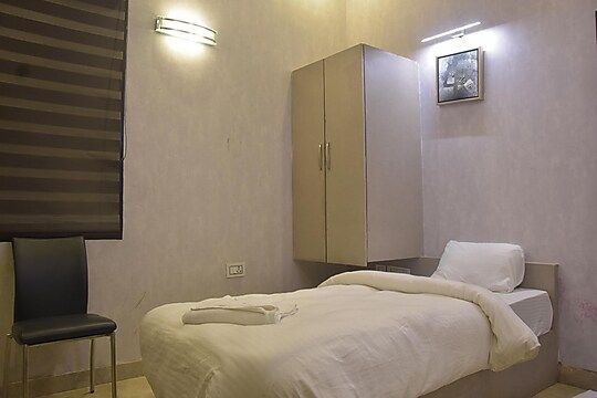 Hotel Mahendra Plaza Semi Deluxe Room 2