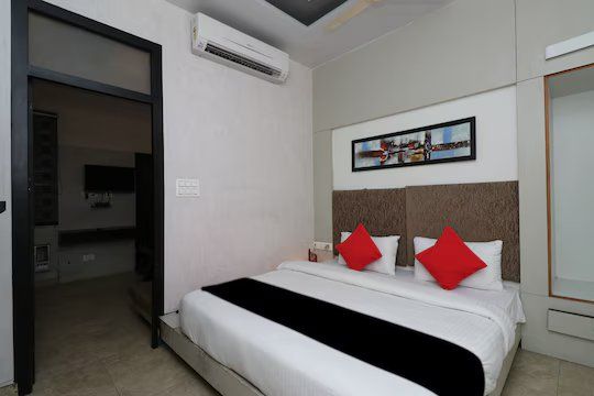 Hotel Mahendra Plaza Royal Deluxe