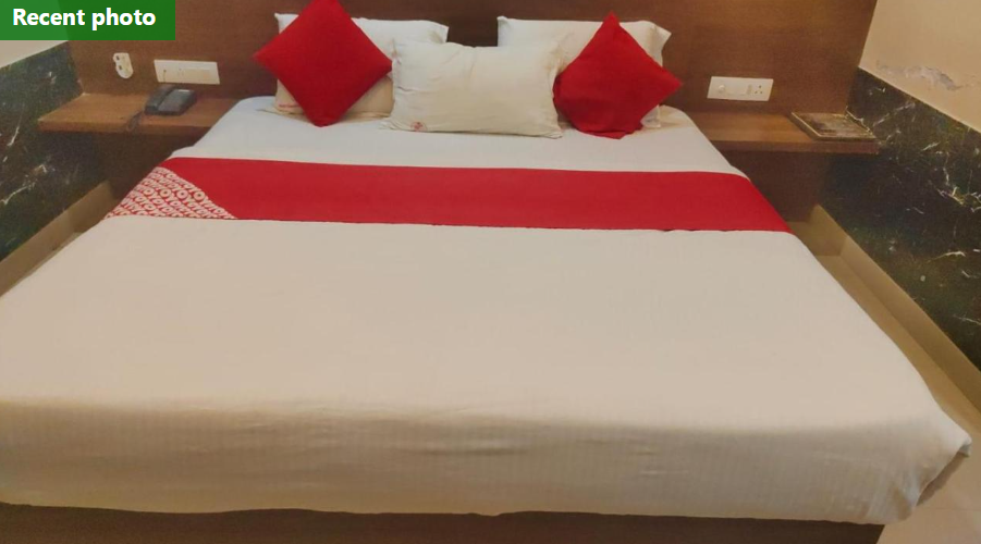 Hotel Samanvi International Double Room