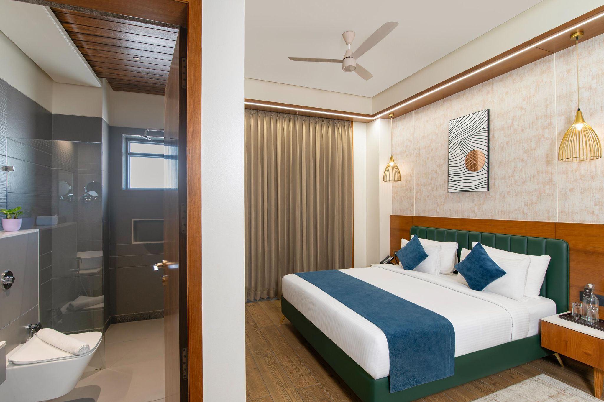 Enrise by Sayaji Latur Executive Room