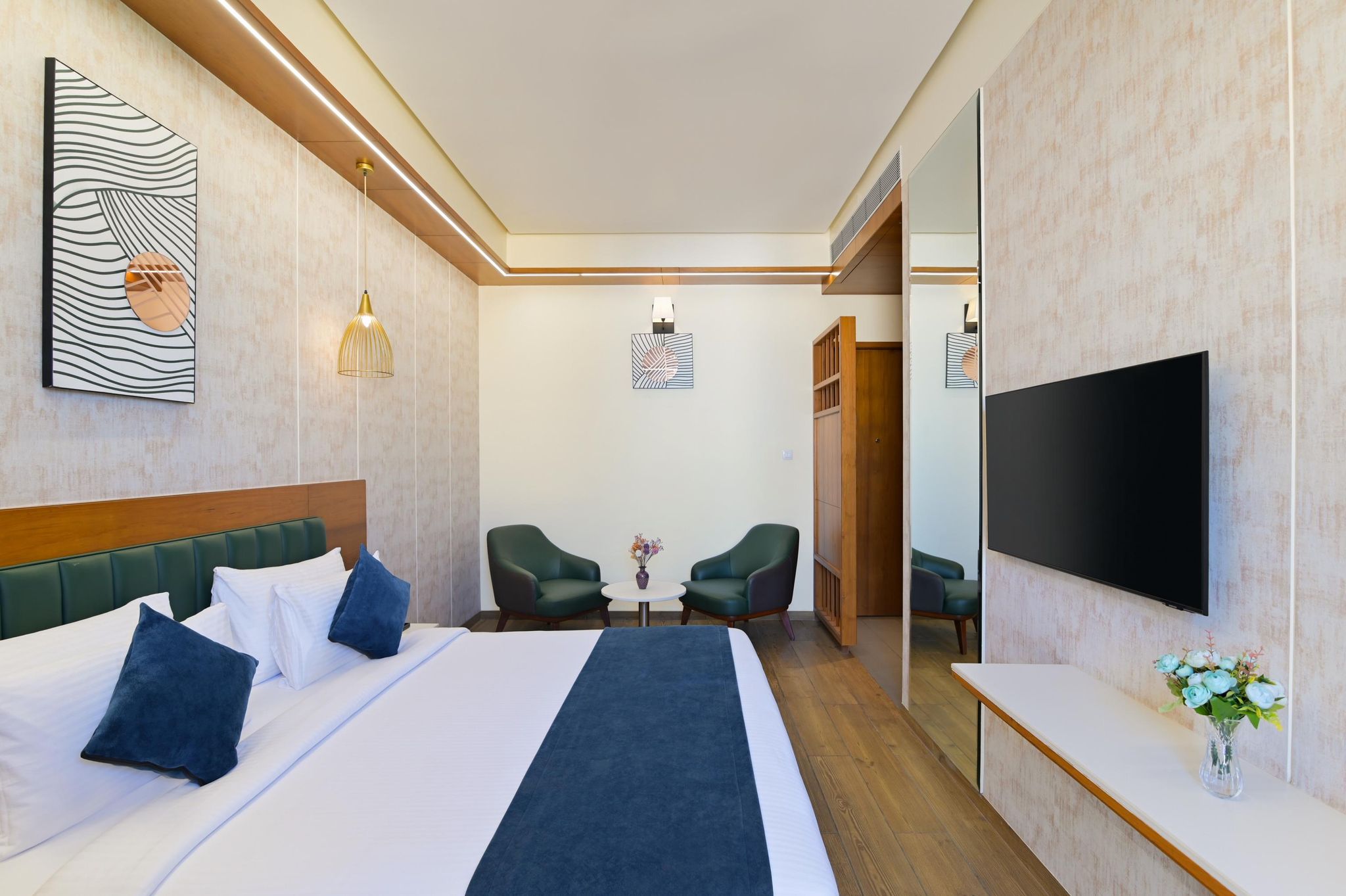 Enrise by Sayaji Latur Executive Room 6