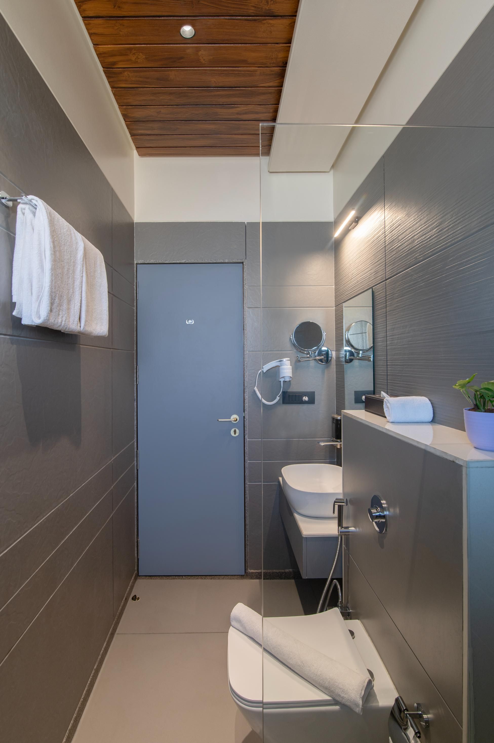 Enrise by Sayaji Latur Executive Room 4