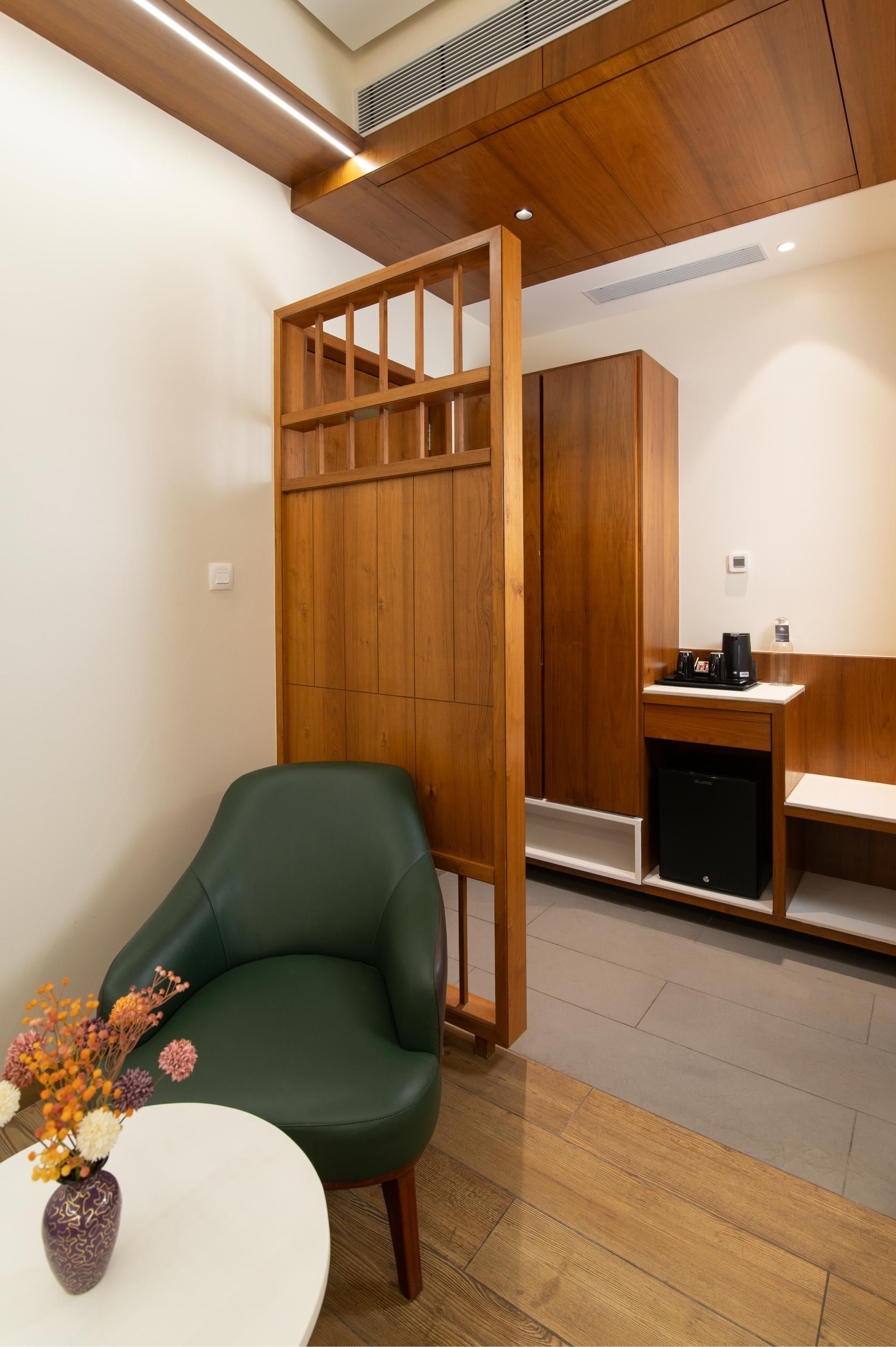 Enrise by Sayaji Latur Executive Room 5