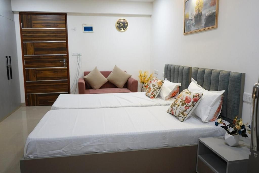 Apartment with City View