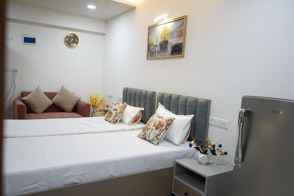 Apartment with City View